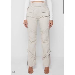 Maniere De Voir Carpenter Detail Cargo Trousers
SIZE 2US
worn ONCE